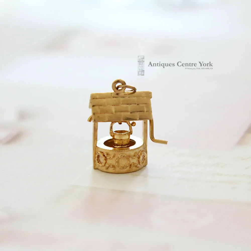 1970's 9ct Moving Wishing Well Charm