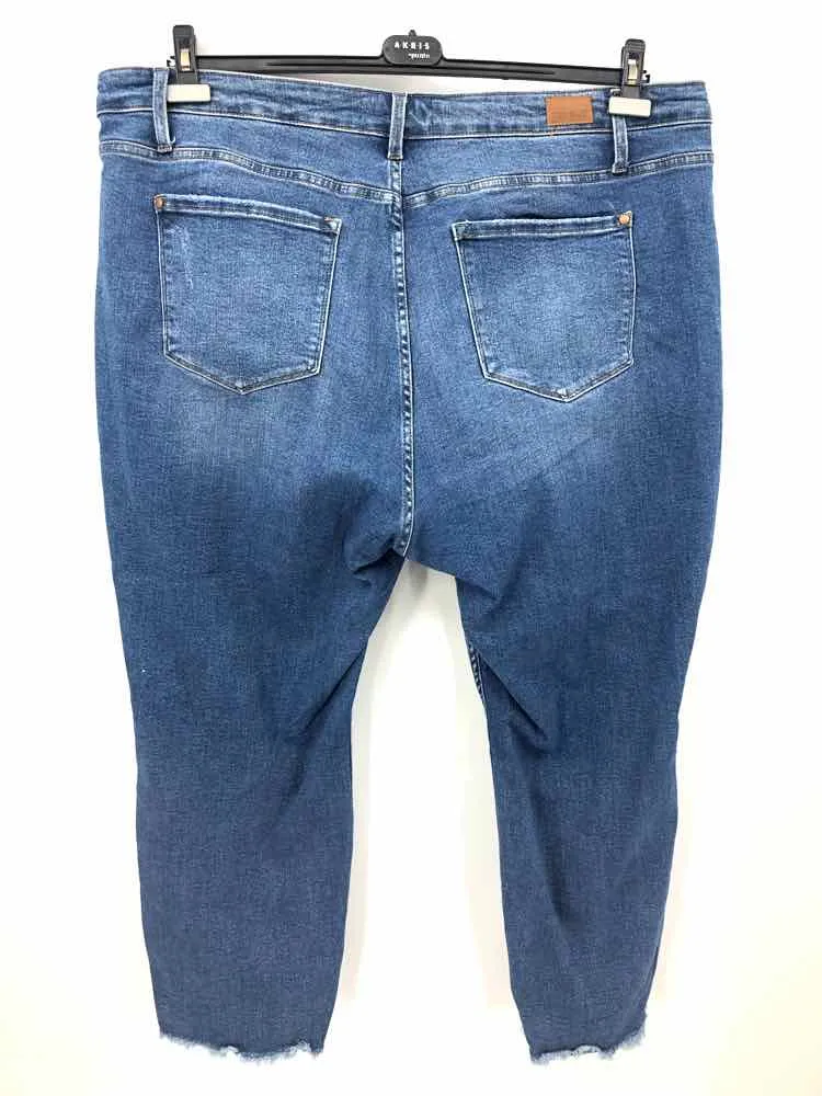 Judy Blue Size 24 Denim Frayed Jeans